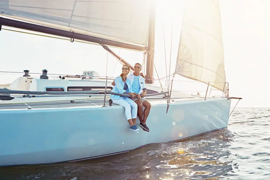 CoupleOnSailboat