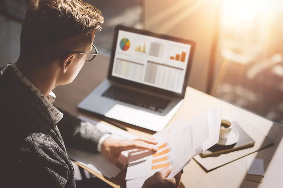 FinancialAnalyst