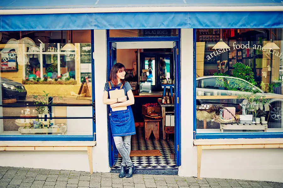 WomanWithClipBoard