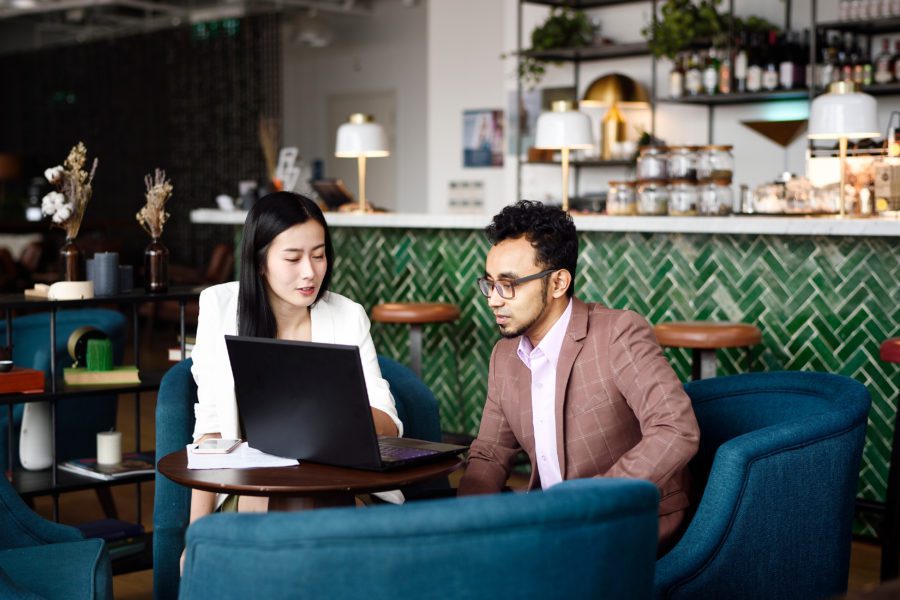 man-and-woman-meeting-in-a-restaurant-with-insurance-coverage