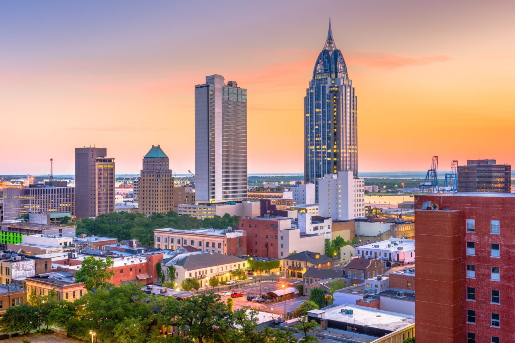 Mobile, Alabama, USA, downtown skyline at dusk