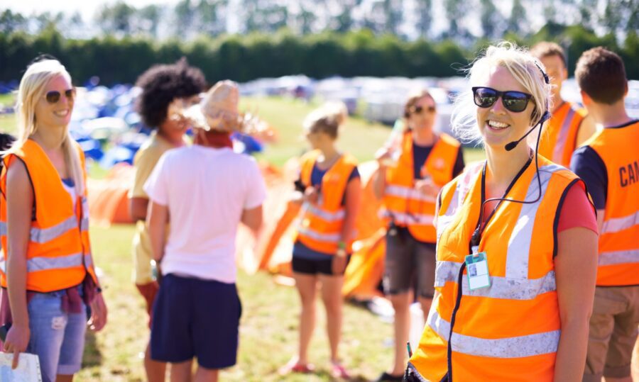 Shot of a beautiful young woman working as an event assistant at a music festivalhttp://195.154.178.81/DATA/i_collage/pi/shoots/781809.jpg