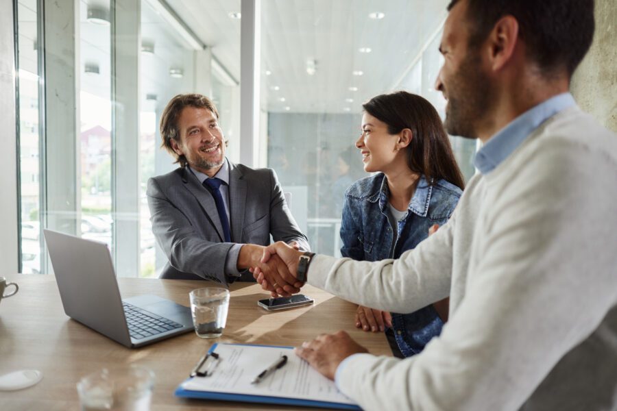 Brokers: Your Unsung Heroes in the Insurance Maze